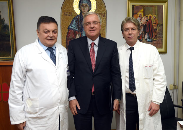 Грудну аорту поправљају једним захватом